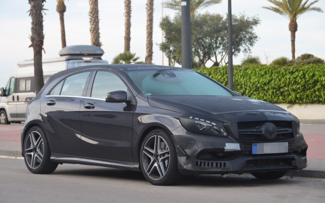 メルセデス A45AMG スクープ写真