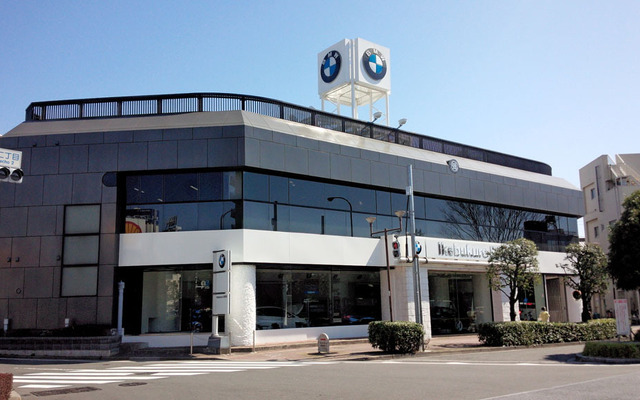 Ikebukuro BMW 本社ショールーム