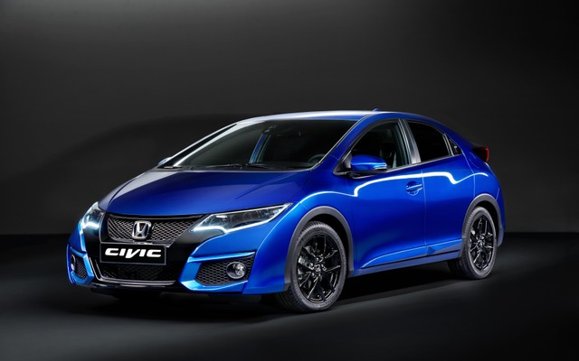 ホンダ シビック 2015年型の「スポーツ」