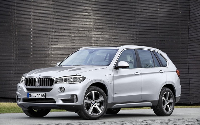 新型 BMW X5 の xDrive40e