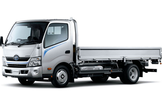 トヨタ ダイナ カーゴ ワイドキャブ・ロングデッキ・フルジャストロー・2t積・ディーゼルハイブリッド車・2WD Gパッケージ装着車