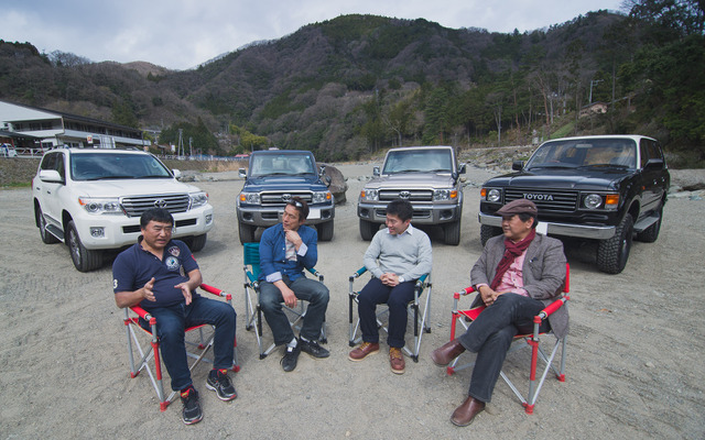 新旧ランドクルーザーオーナー4人に、「ランクルの魅力」を熱く語ってもらった。左から牟田さん（ランクル200）、小久保さん（ランクル70）、長嶋さん（ランクル70）、西久保さん（ランクル60）。