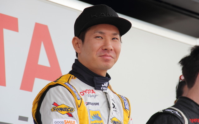 モータースポーツジャパン2015に来場した小林可夢偉