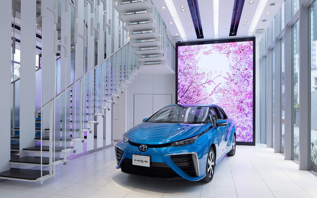 TOYOTA MIRAI ショールーム