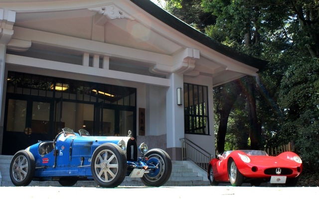ブガッティT35C（左）とマセラティ 200S（右）