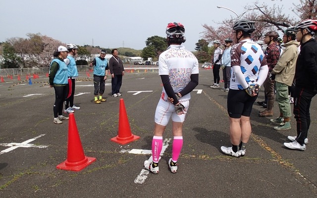 【自転車】乱れるマナー、基本に立ち返り安全走行…TCFオトナのための自転車学校