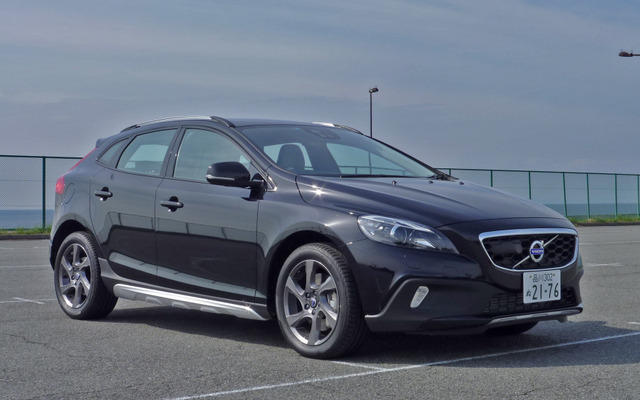 ボルボ V40クロスカントリー T5 AWD
