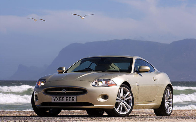 【ジャガー XK 新型】海外リポート…オールアルミの流麗なボディワーク