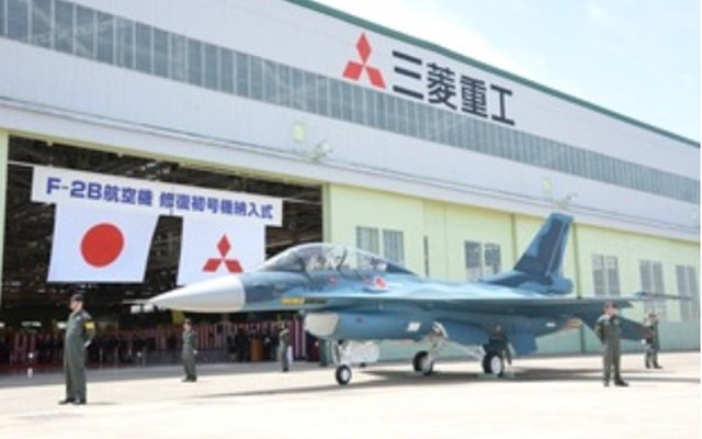 ハンガーアウトした修復初号機