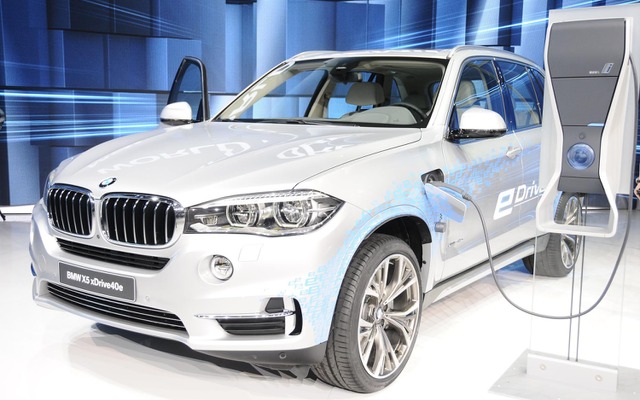 BMW X5 xDrive40e（上海モーターショー15）