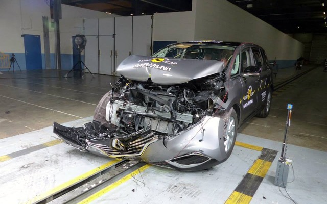 ルノー エスパス 新型のユーロNCAP 衝突テスト