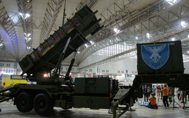 防衛省・在日米軍ブースに展示された「ペトリオットミサイル発射機」、一般のイベントで展示されるのは初めて。