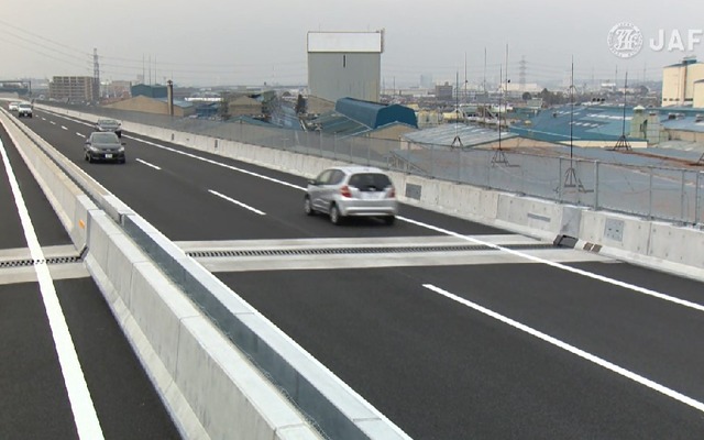 逆走車に遭遇した状況を再現した動画（JAF）