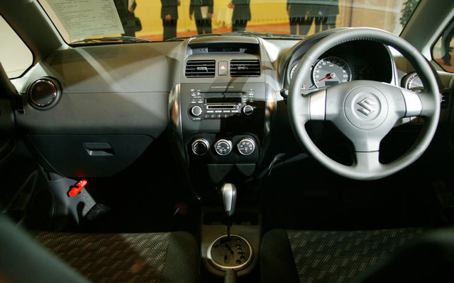 【スズキ SX4 発表】安心できるまじめな走りのイメージ