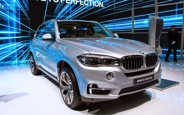 BMW X5 xDrive40e（上海モーターショー15）