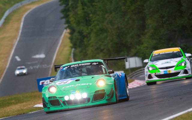 ファルケンがニュルブルクリンク24時間レースに今年も参戦