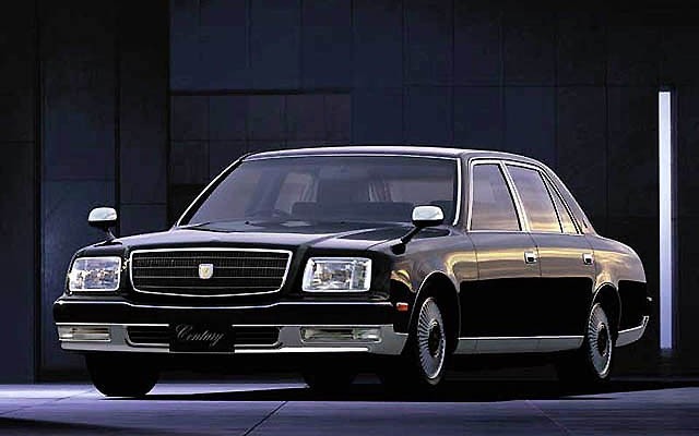 国産車としては3例目!? 大台突破でスゴイぞ、トヨタ『センチュリー』