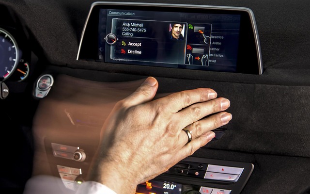 BMW 7シリーズ 次期型のジェスチャー・コントロール