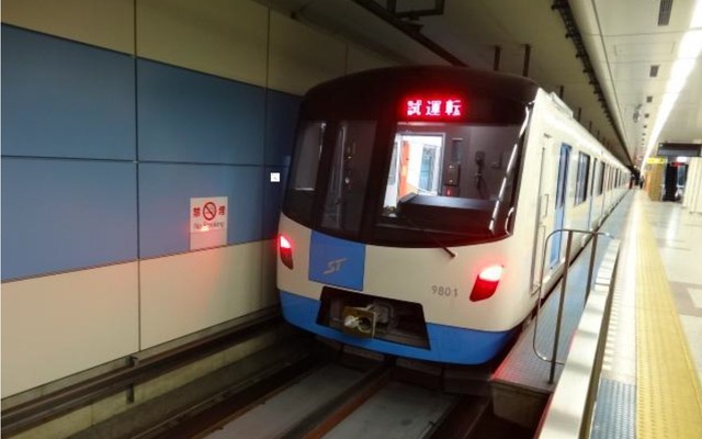 試験走行中の東豊線9000形。5月8日から営業運行を開始する。