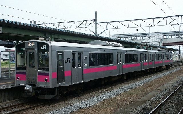 JR東日本秋田支社は「東北六魂祭2015秋田」の開催にあわせ列車を増発する。写真は奥羽本線の普通列車。