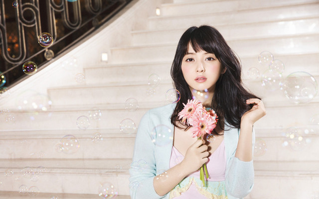 「ガーデン バイ ヴェルムーア」から、佐々木希とコラボレーションしたランジェリーライン「with NOZOMI」がデビュー