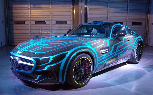 『ネクストライドロン』として劇場版仮面ライダードライブに登場するメルセデス AMG GT