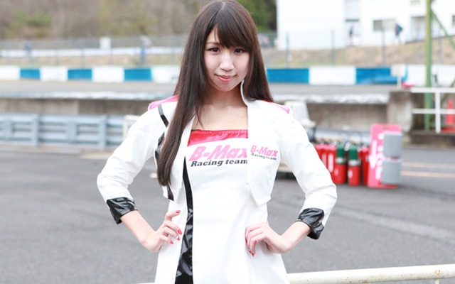 スーパーGT『B-MAX NDDP Racing Girl』・真山明梨