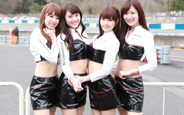 スーパーGT『Porshe Excellence Lady』西村麻依・前田真実果・小原みき・荒木憂紀