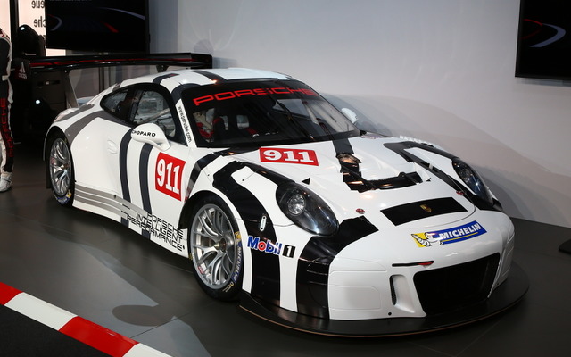 ニュル24時間の会場で発表された新型『911 GT3R』