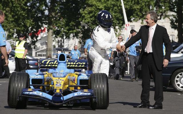 【ロンドンモーターショー06】ブレア首相もF1マシンに感激