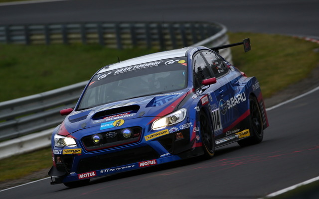 驚異的なペースで総合21番手を走行中の114号車スバルWRX STI