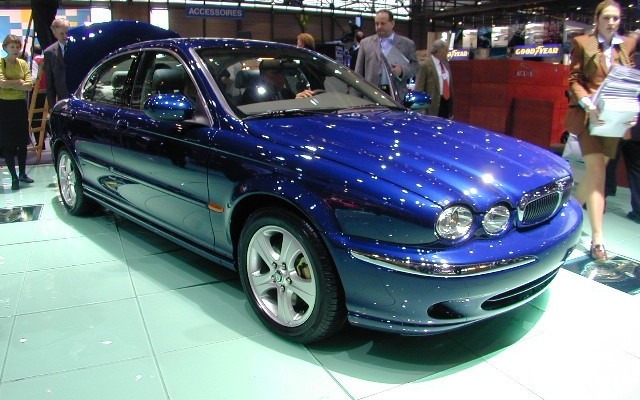 300PSオーバーのジャガー『Xタイプ』---ライバルはBMW『M3』