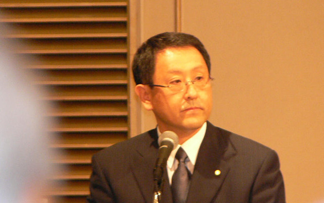 トヨタ年央会見…豊田副社長、「メーカーとして恥ずかしい」