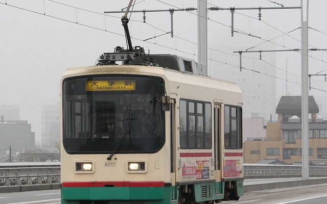 富山地鉄の市内電車は5月31日と6月1日の2日間、山王まつりの開催に伴い増発運転が行われる。
