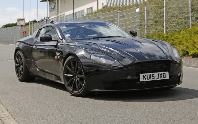 スクープ写真アストン・マーティン　DB11