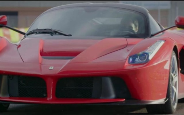 ラ・フェラーリをサーキットで徹底テストする『モータートレンド』