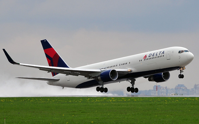 デルタ航空B767-300