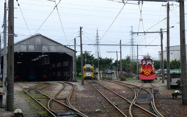 今年の「万葉線・電車まつり」は6月13日の予定。車庫がある万葉線本社で体験運転などが行われる。