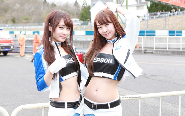 スーパーGT『Epson Nakajima Racing Girl』坂植由梨子・文山恵