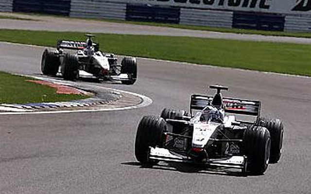 【F1イギリスGP 速報】やったぜ、マクラーレン! クルサード勝った!!