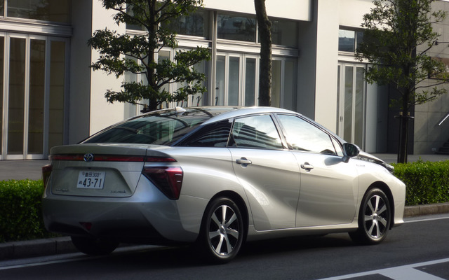 トヨタ MIRAI