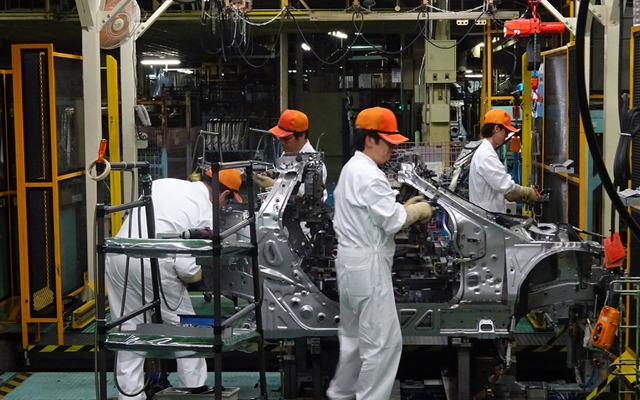 八千代工業　S660　車体骨格組立工程