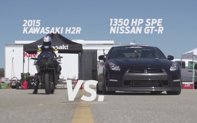1350hpの日産 GT-Rとカワサキ ニンジャ H2R と加速対決映像を配信した『Super Street Magazine』（動画キャプチャ）