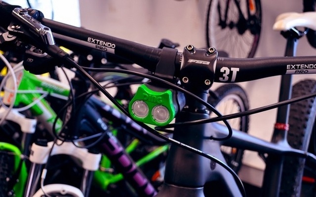 3方向を照らして安全を確保！新しい自転車用ライト「DING」…豪アデレード発