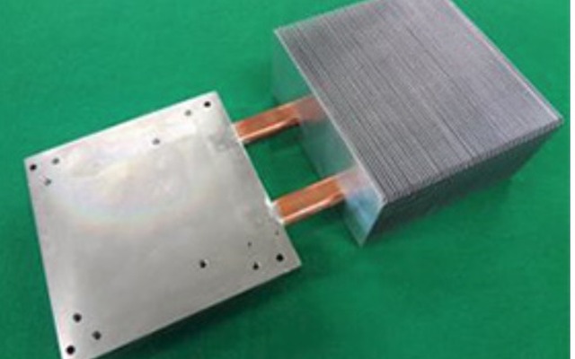 開発した新型ヒートパイプを使用したヒートシンクの例