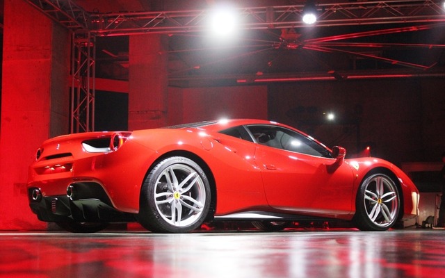 フェラーリ 488 GTB