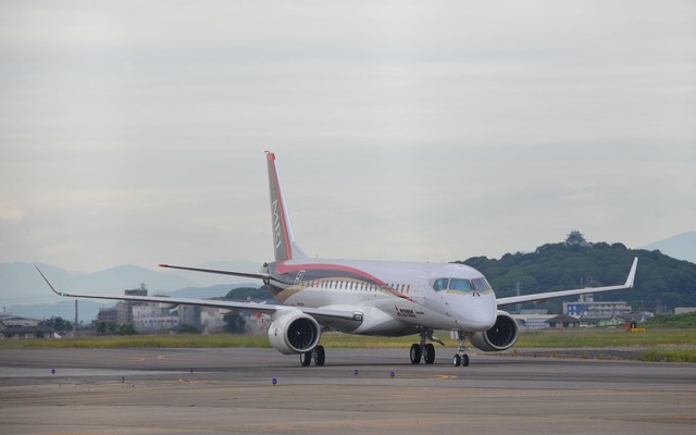 三菱MRJ、飛行試験機初号機による走行試験