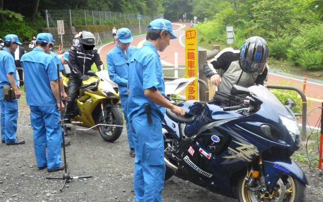関東運輸局管内で実施した特別街頭検査の様子