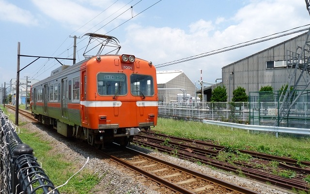 岳南電車は7月からフリー切符をリニューアル。平日用と休日用を統合する。