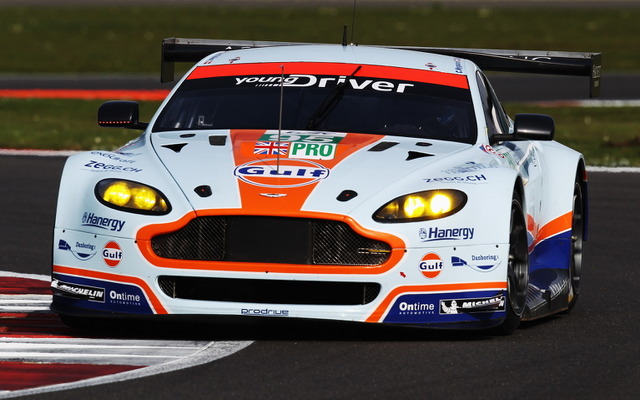 アストンマーティン『ヴァンテージ V8』（写真はGTE Proクラスの95号車）